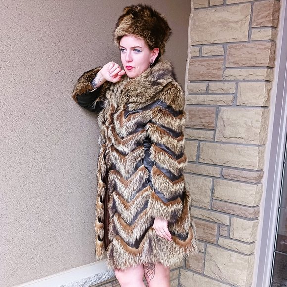 1960s RETRO Groovy VINTAGE real fur & leather lined coat with hat SZ S - M - Picture 1 of 16